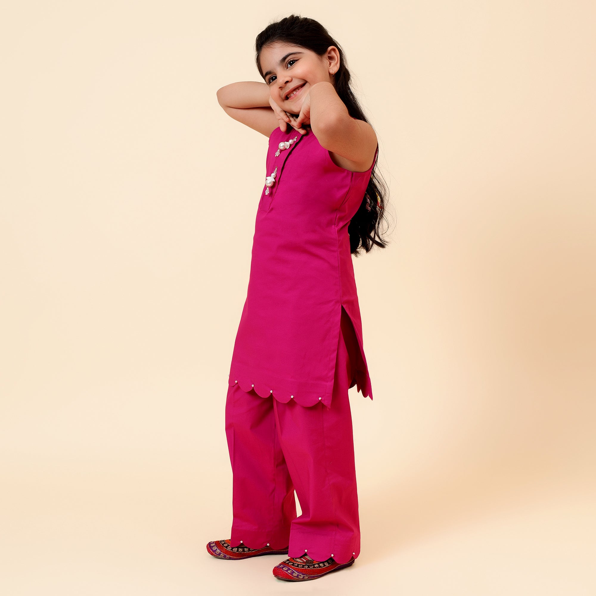 Coordinating Sleeveless Kurta Pant Set - Fuschika